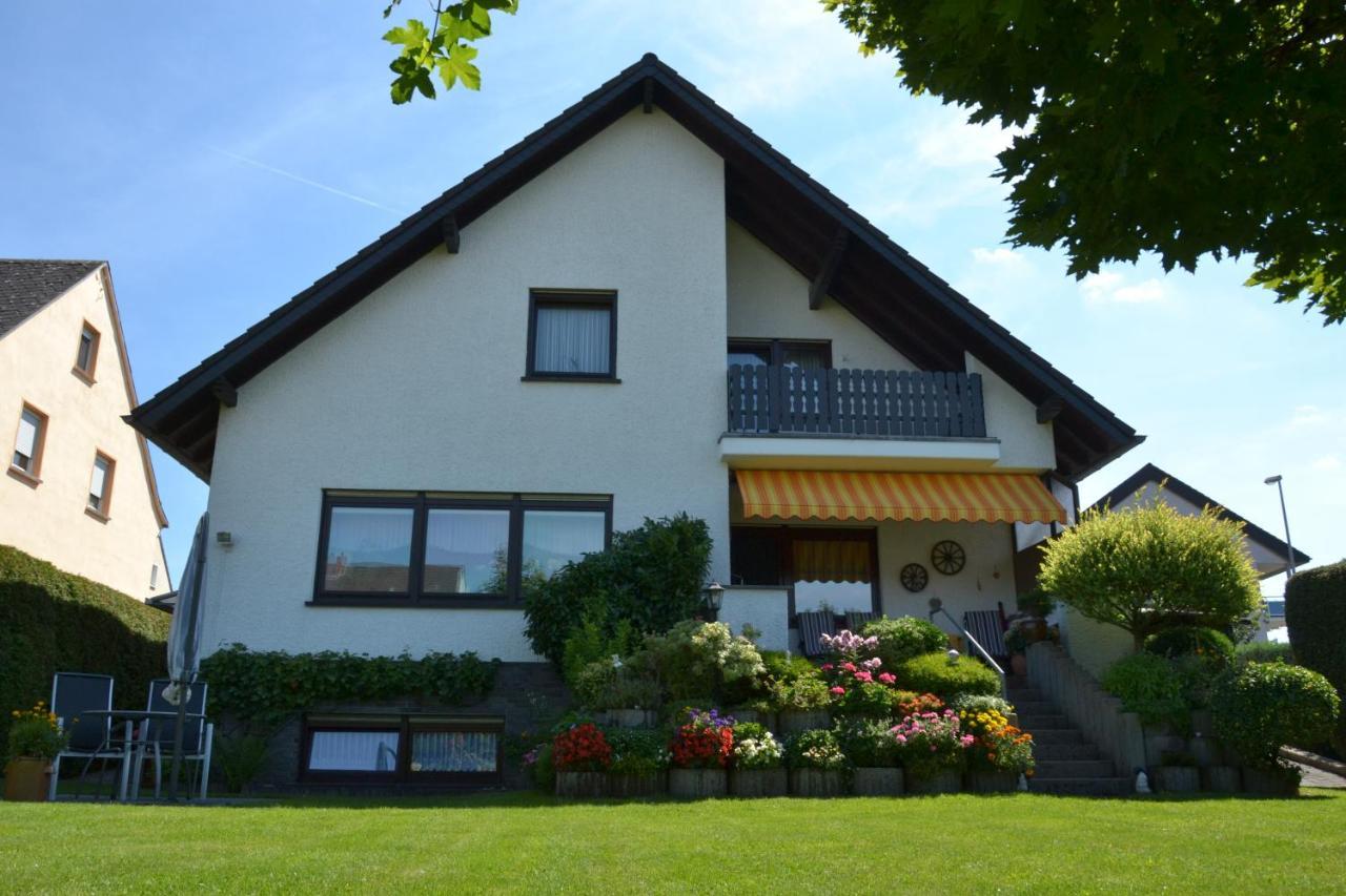 Ferienwohnung Heinen Andernach Esterno foto